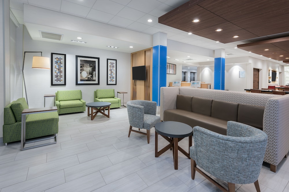 Holiday Inn Express & Suites Bryan College Station by IHG - photo 43