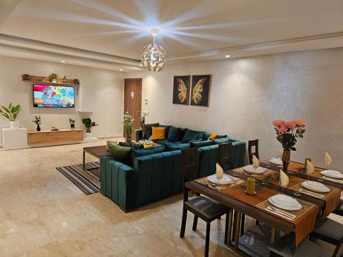 Beautiful 3 Bedroom Apartment in Maarif Spacious Living for Families Groups & Business Travelers — 4-Star Luxury Hotel in Casablanca, Morocco