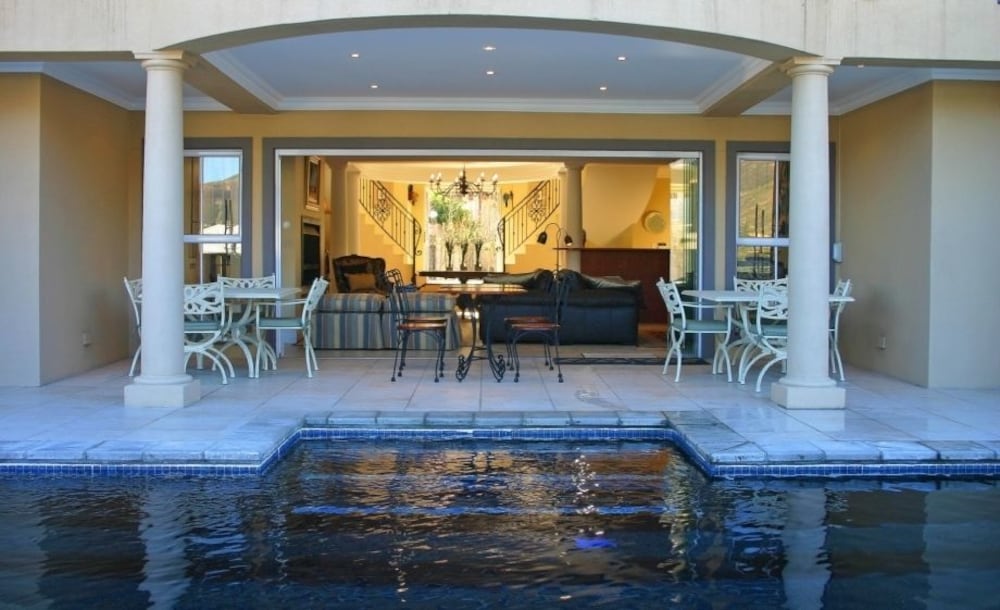 Villa Afrique Guest House — 5-Star Luxury Hotel in Cape Town, South Africa