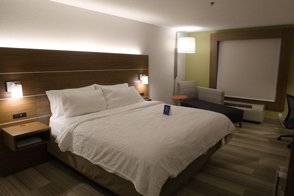 Holiday Inn Express & Suites Douglas by IHG - photo 6