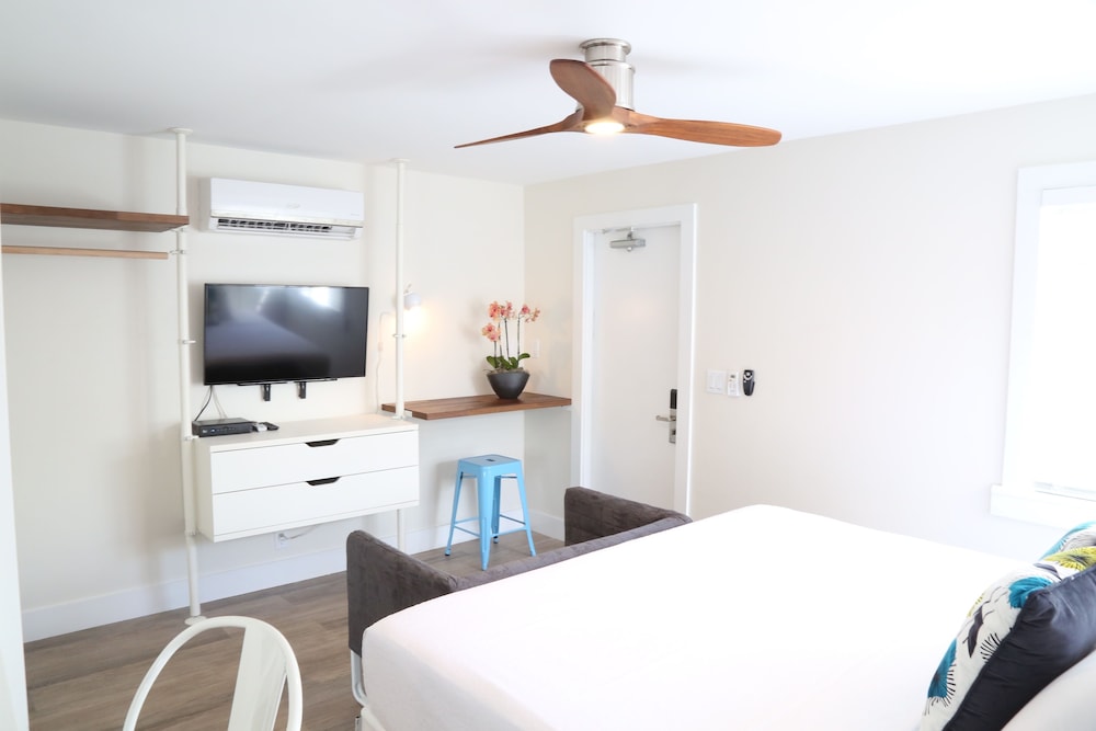 Seville Hotel and Apartments - photo 2