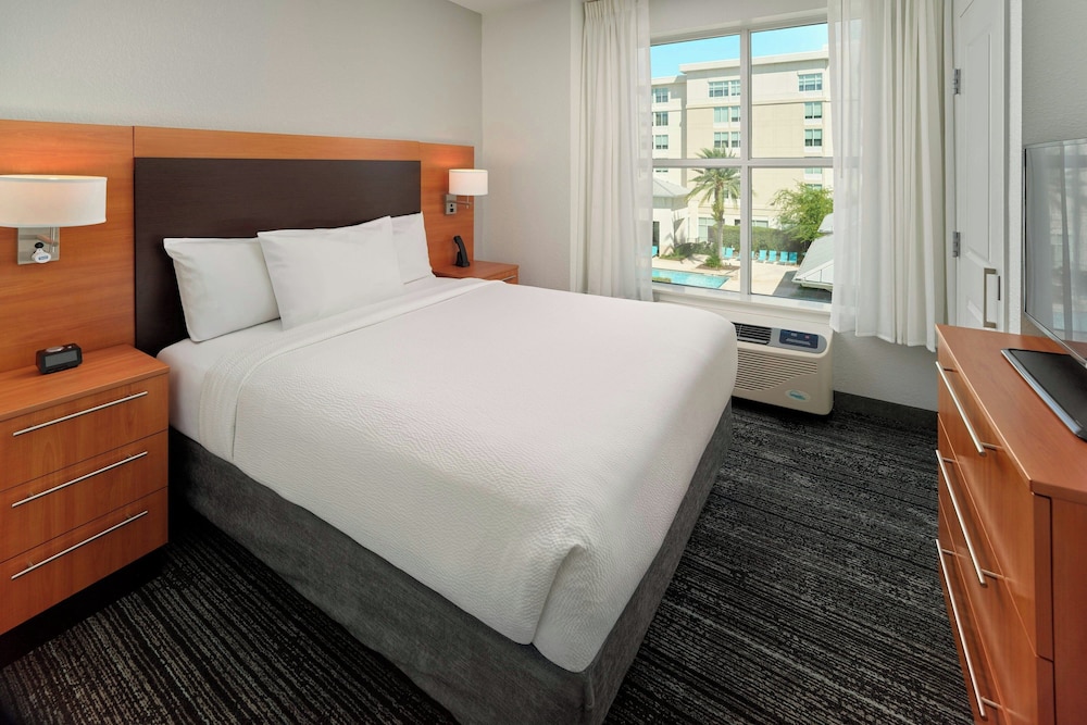 TownePlace Suites Orlando at FLAMINGO CROSSINGS Town Center Western Entrance - photo 8