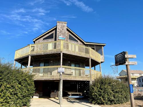 Cleared to Land - carbon neutral hotel in Kill Devil Hills