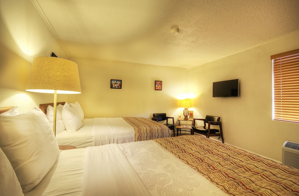 Roadrunner Lodge - photo 10