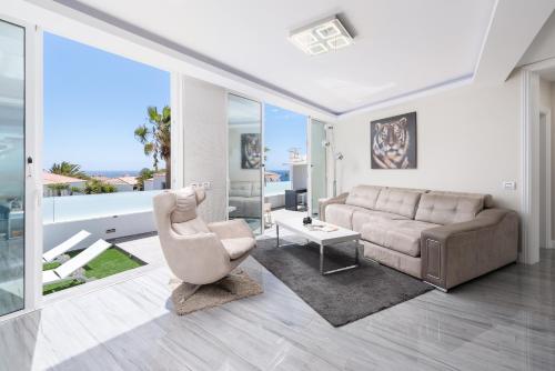 Karat Villa Ocean Golf — 4-Star Luxury Hotel in San Miguel De Abona, Spain