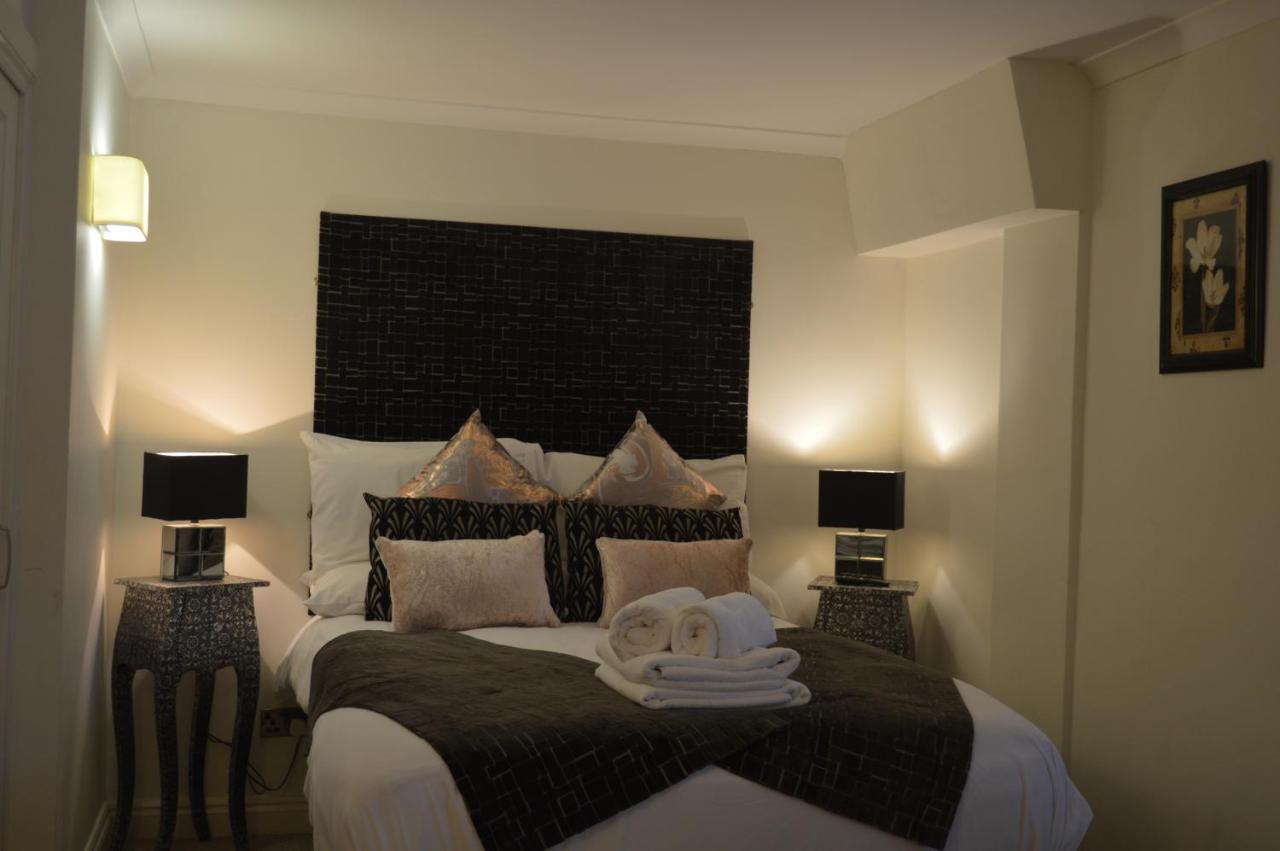 Benson House Box — 4-Star Luxury Hotel in Box, United Kingdom