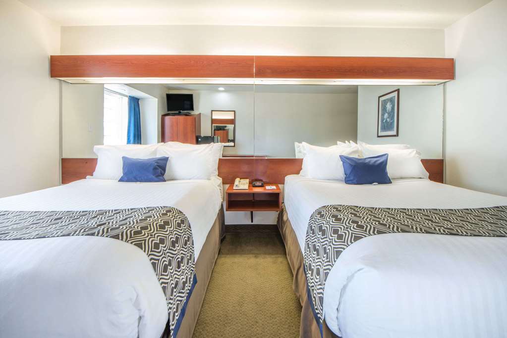 Microtel Inn & Suites by Wyndham Miami - photo 6
