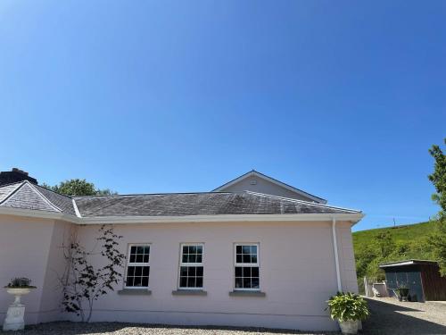 The Cottage at Riverbank — 4-Star Luxury Hotel in Ballinamallard, United Kingdom