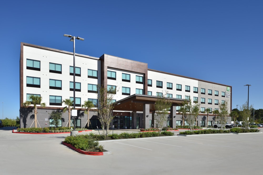 Holiday Inn Express & Suites Spring Woodlands Area by IHG - photo 43