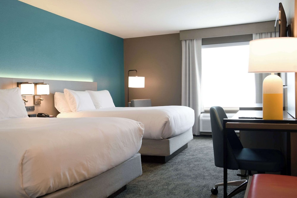 Comfort Inn & Suites NW Milwaukee - photo 25