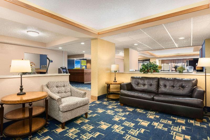 Days Inn by Wyndham Fargo West Acres - photo 3