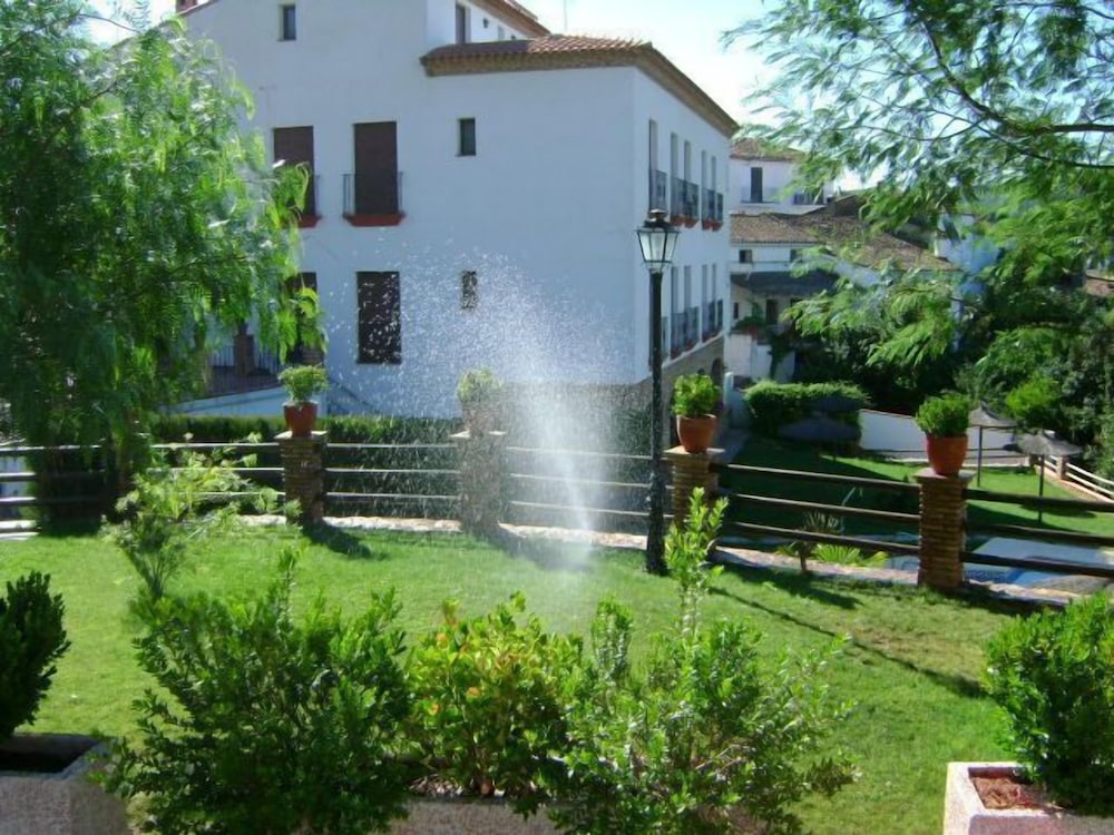 Aparthotel Rural 12 Caños — hotel in Galaroza