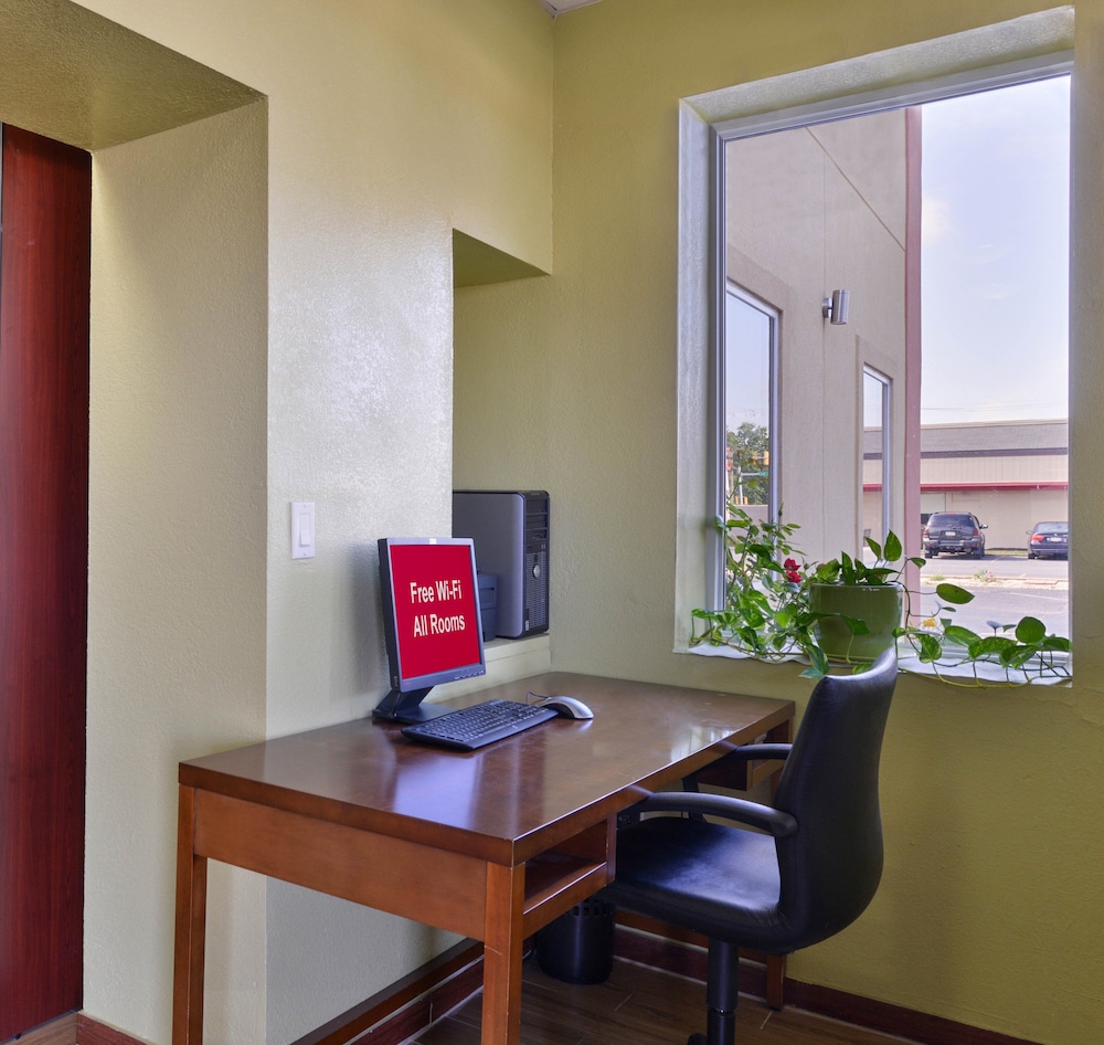 Red Roof Inn Chambersburg - photo 25