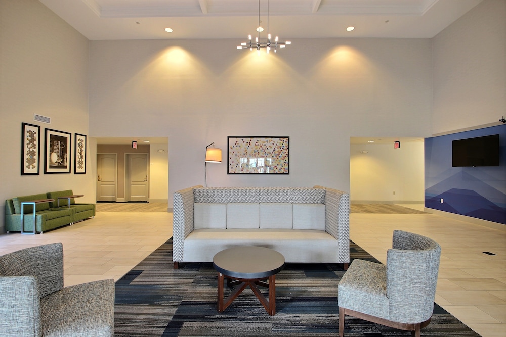 Holiday Inn Express Hotel & Suites Milwaukee Airport by IHG - photo 5