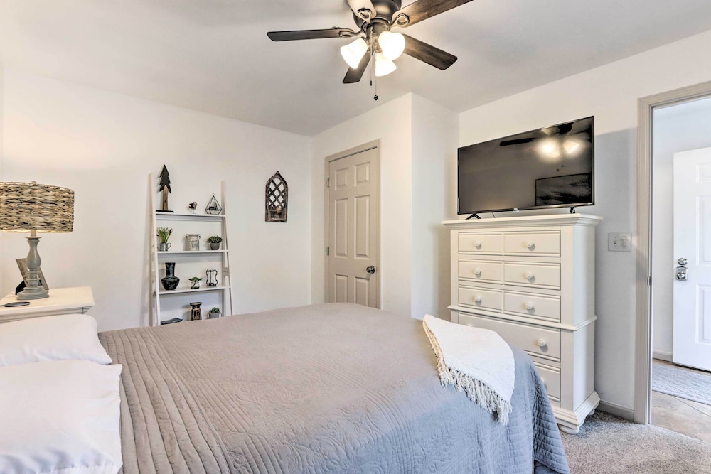Parkview Bay Condo: Resort Pools & Lake View - photo 2