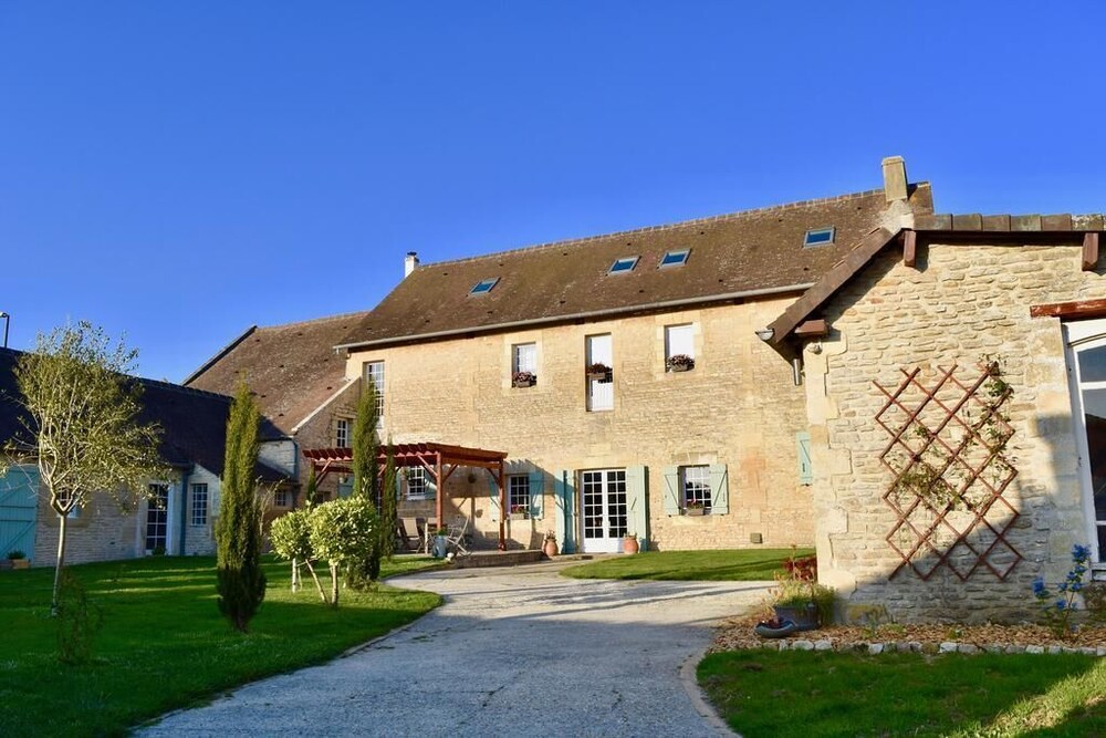 L'ecurie Gourmande — hotel in Thaon