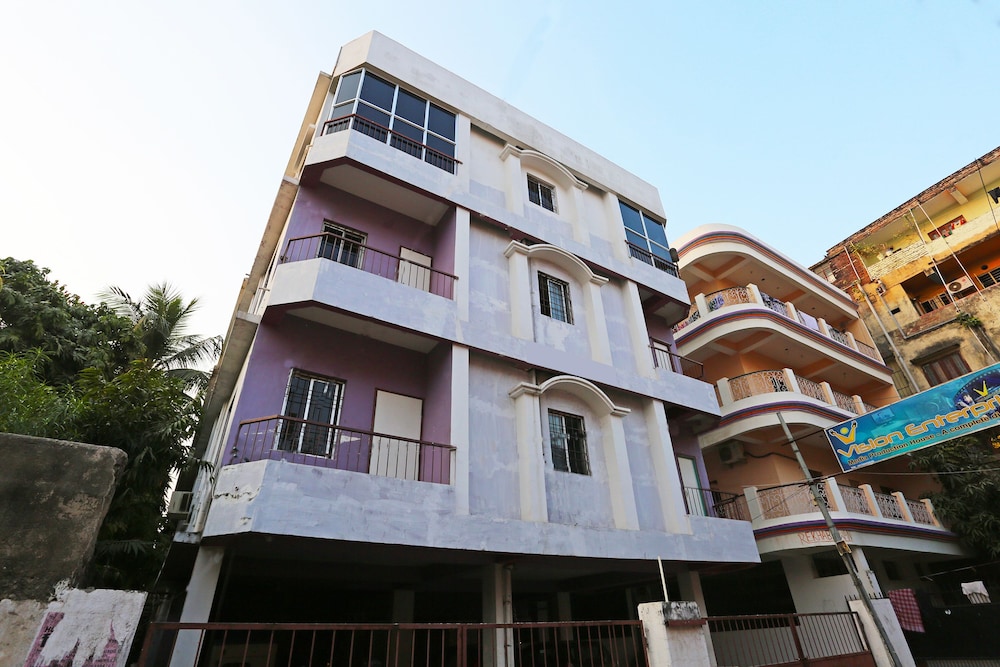 OYO 11081 Hotel Saraswati Inn - carbon neutral hotel in Patna