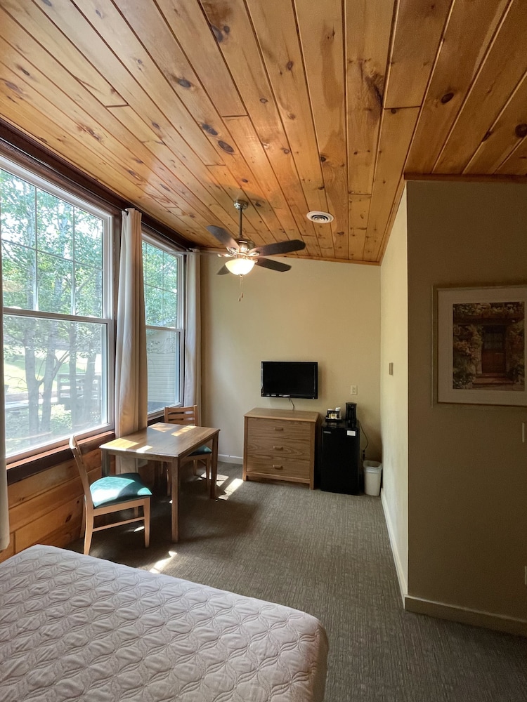 Hanging Horn Lakeside Resort - photo 49