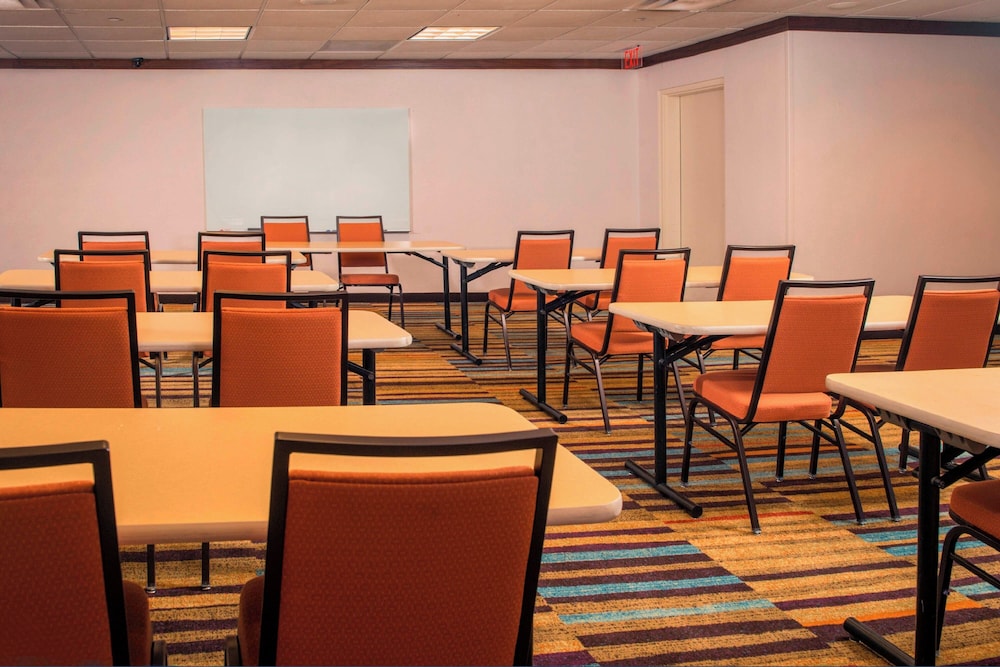 Fairfield Inn & Suites by Marriott Williamsburg - photo 28
