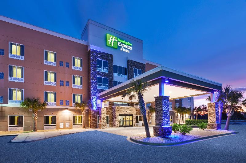 Holiday Inn Express & Suites Southport Oak Island Area by IHG - photo 12