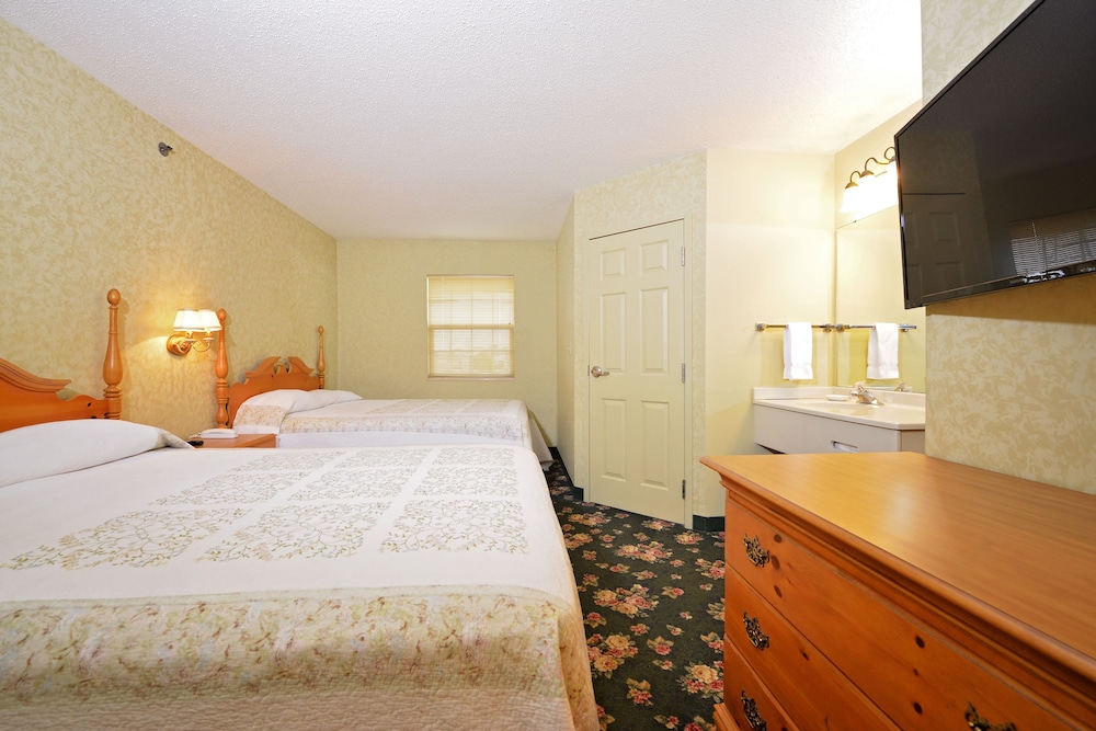 OurGuest Inn and Suites Downtown - photo 9