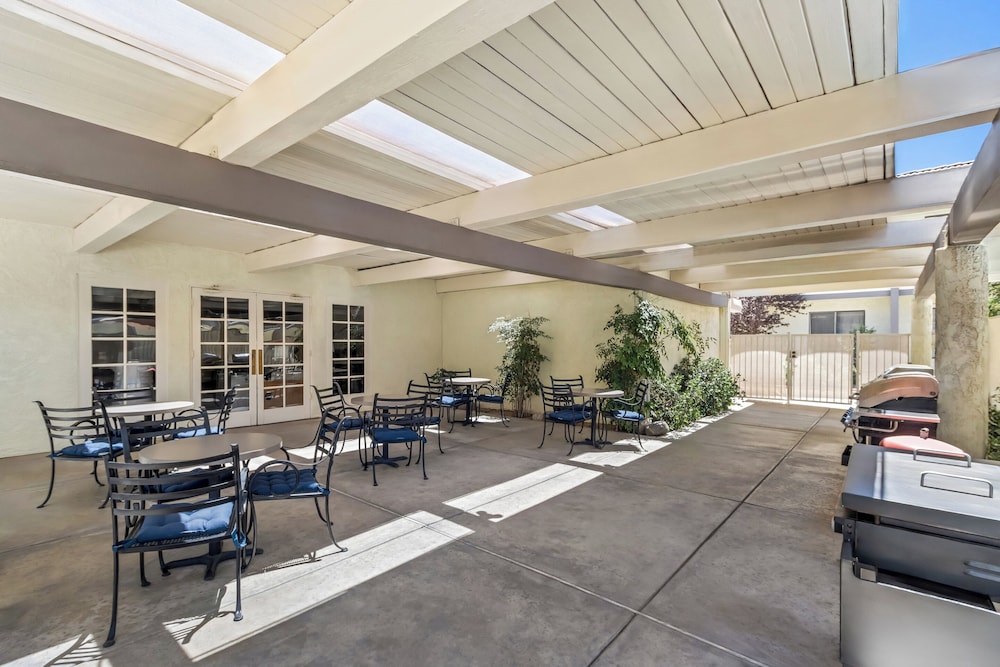 Red Roof Inn Ridgecrest - photo 53