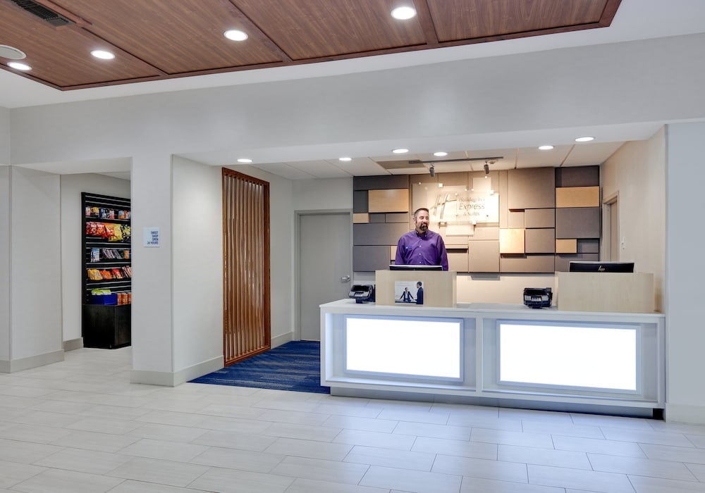 Holiday Inn Express Hotel & Suites Cleburne by IHG - photo 46