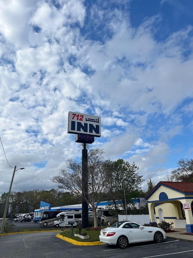 712 Inn - photo 3