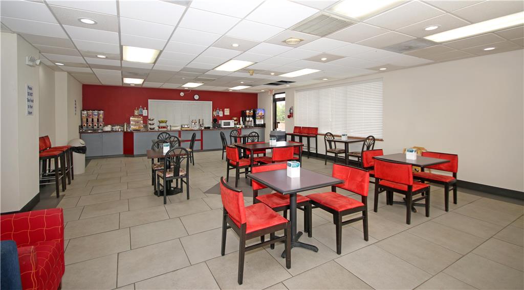 Econo Lodge Pilot Mountain - photo 15