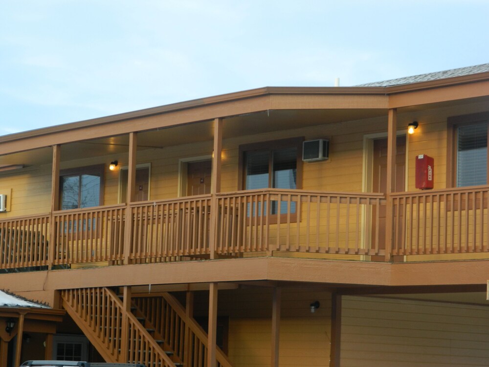Country Motor Inn - photo 82