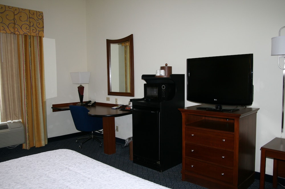 Hampton Inn Pine Grove - photo 27