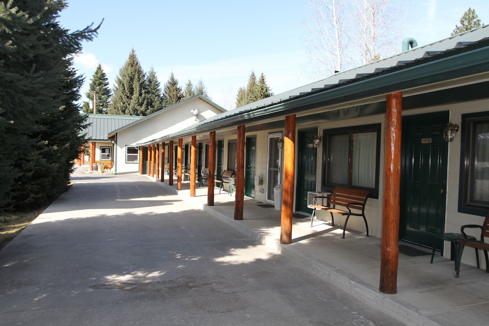 Lakeside Resort and Motel - photo 12