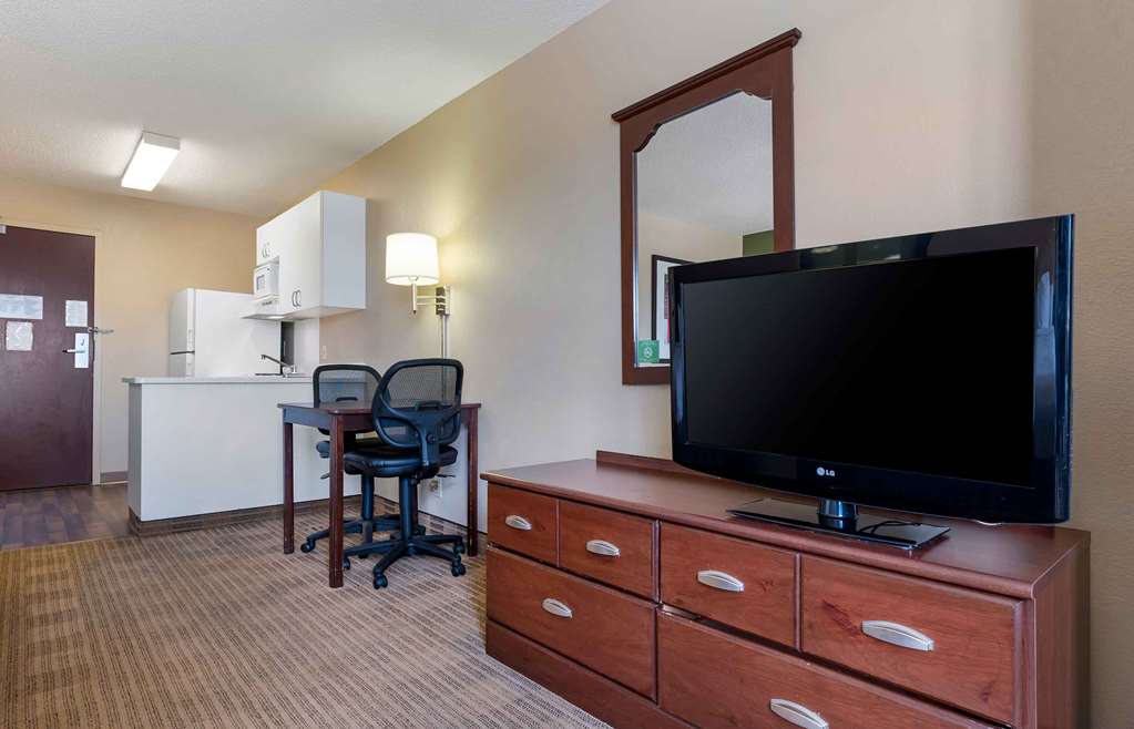 Extended Stay America Select Suites Chicago Hanover Park - photo 25