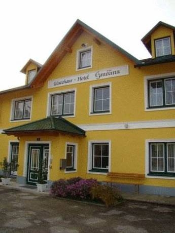 Neues G stehaus und Hotel Pension zum Gmoana in Sankt Valentin, Austria