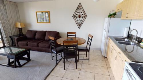 Updated 22nd Floor Waikiki Condo Free parking & WiFi Ideal for large family by Koko Resort Vacation Rentals - photo 4