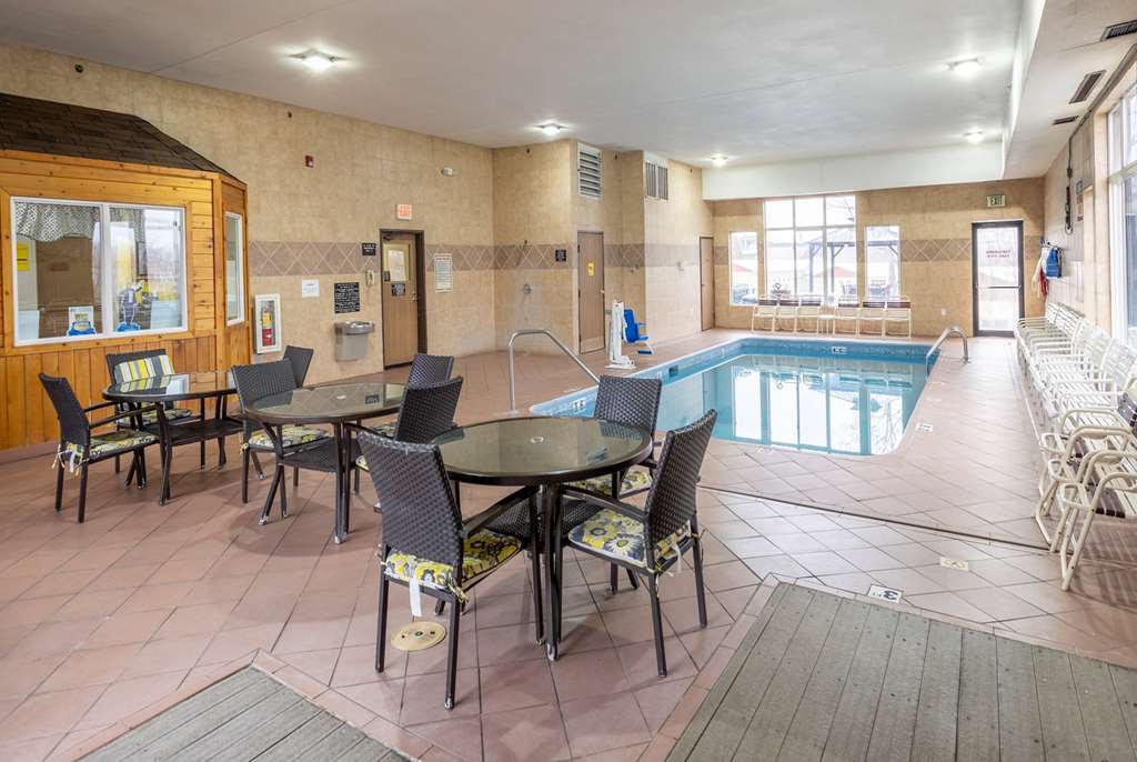Super 8 by Wyndham Big Rapids - photo 7