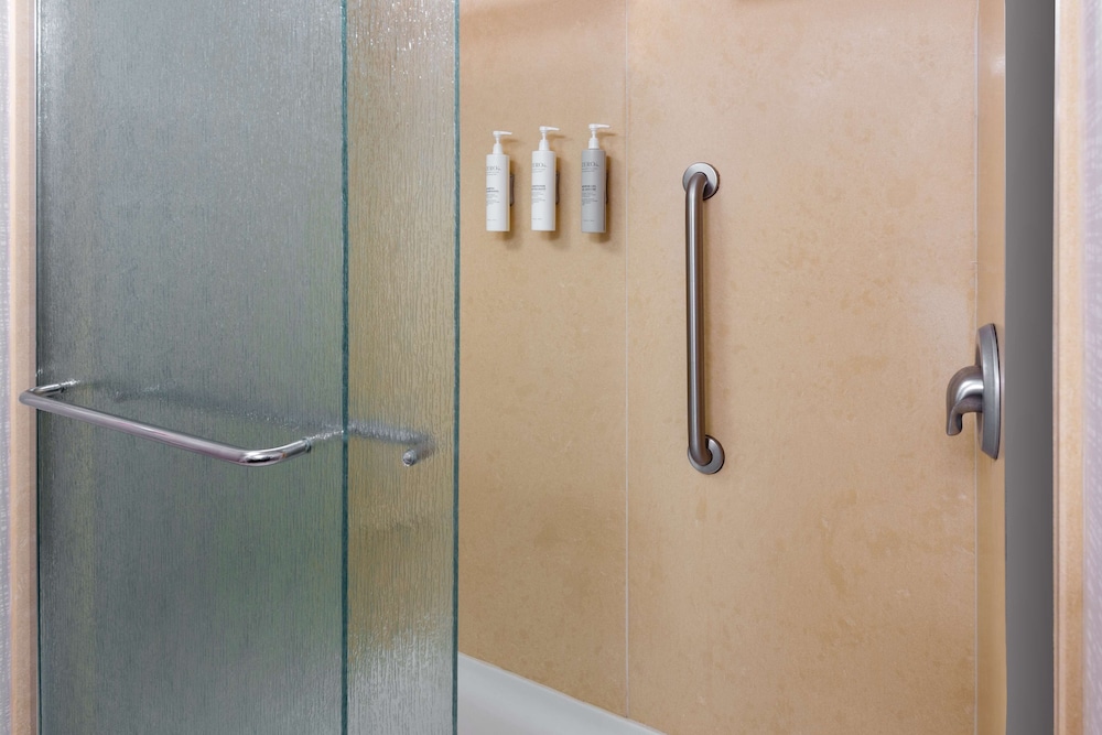 Hampton Inn & Suites Hartford Farmington - photo 25