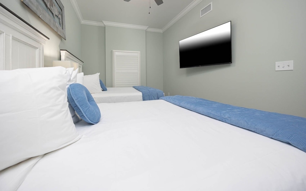 Phoenix Gulf Towers 1008 4 Bedroom Condo - photo 8