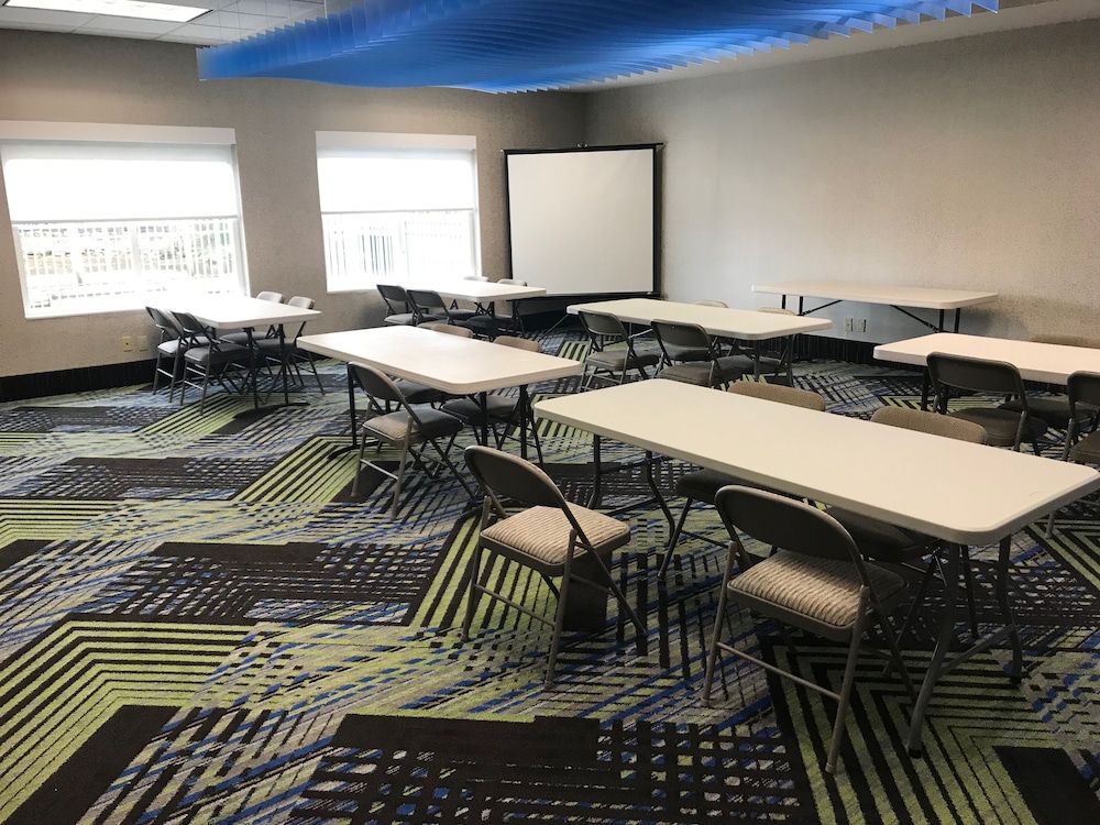 Holiday Inn Express Hotel & Suites Seaside Convention Center by IHG - photo 60