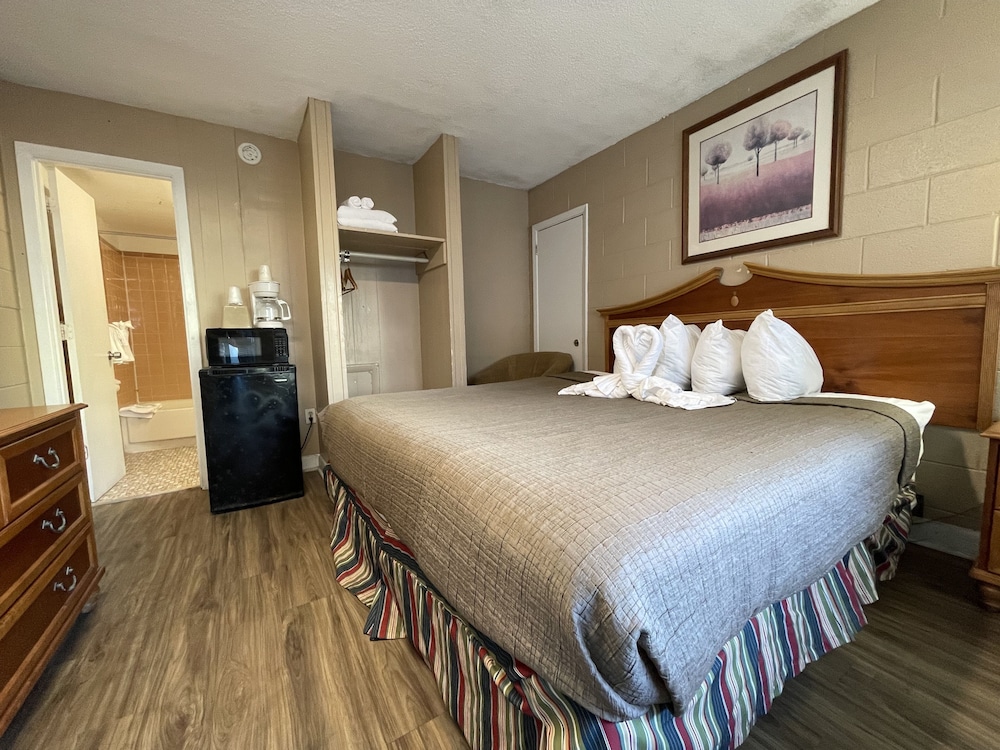 Polynesian Beach & Golf Resort - photo 7