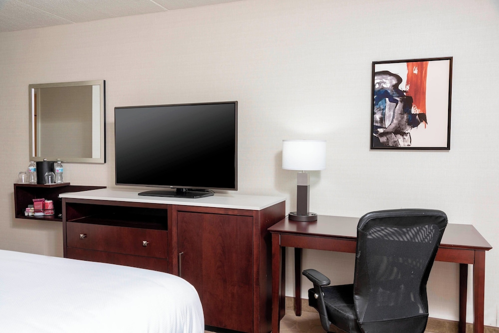 Delta Hotels by Marriott Kalamazoo Conference Center - photo 11
