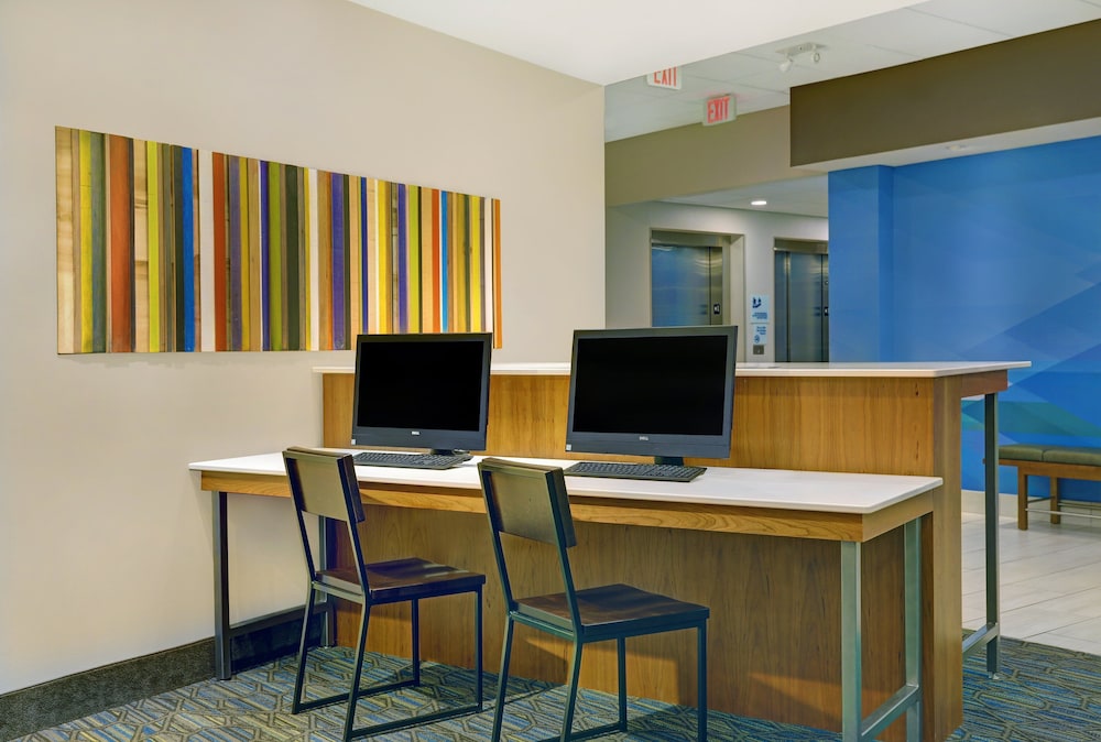 Holiday Inn Express & Suites Lenexa Overland Park Area by IHG - photo 35