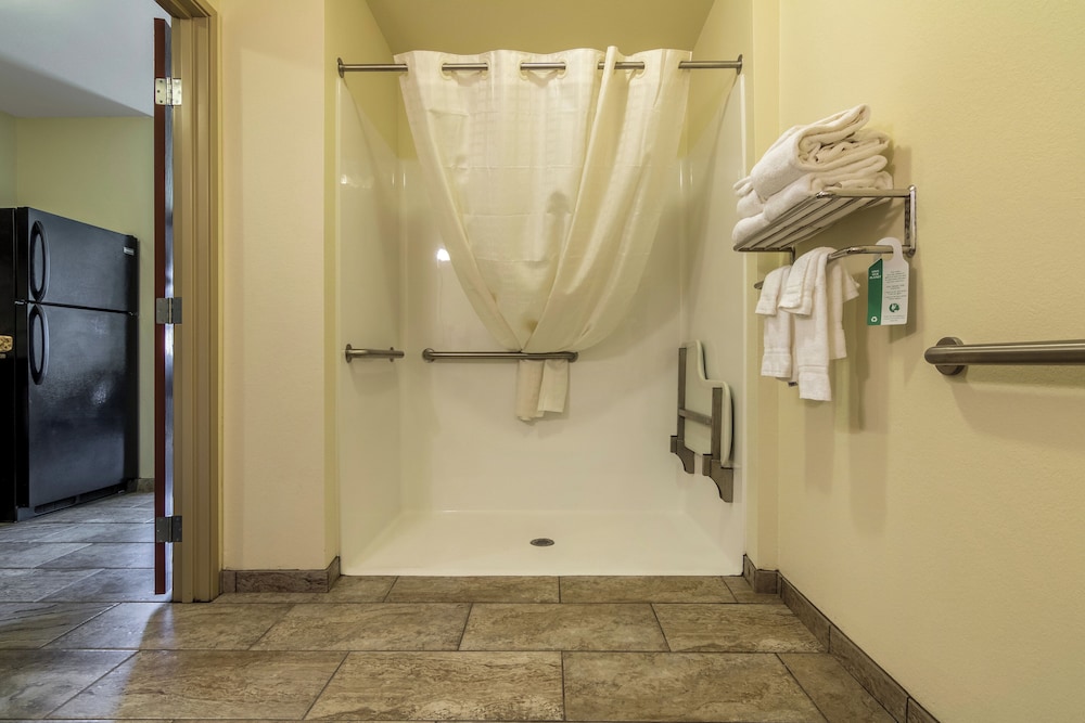 Cobblestone Inn & Suites Barron - photo 33