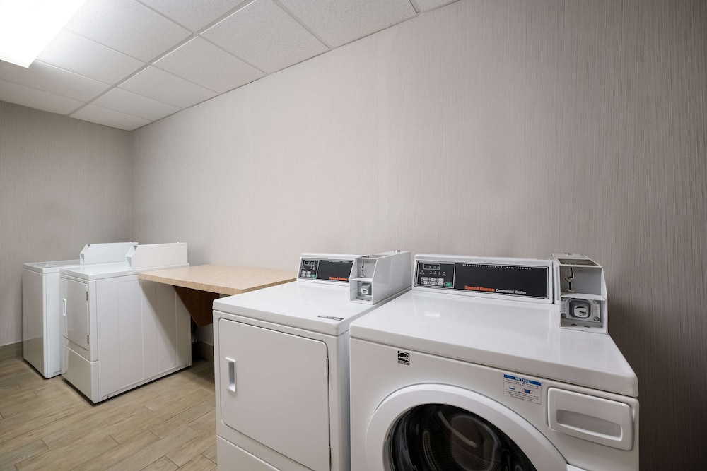 Hampton Inn McHenry - photo 36