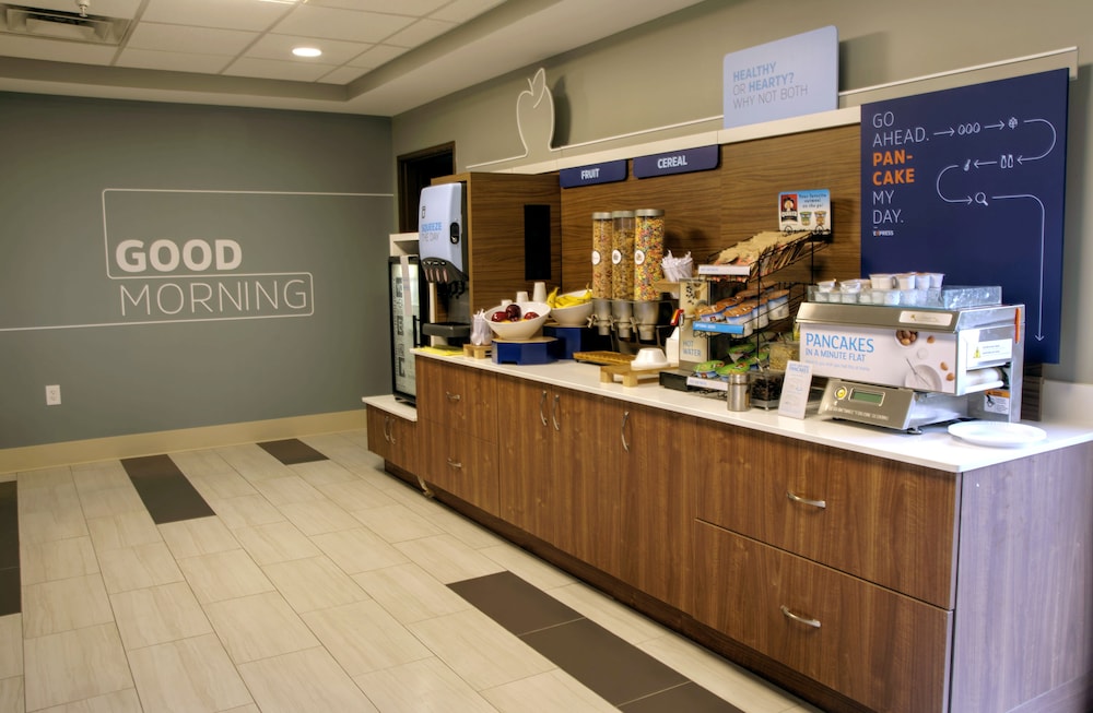 Holiday Inn Express Rochelle by IHG - photo 30