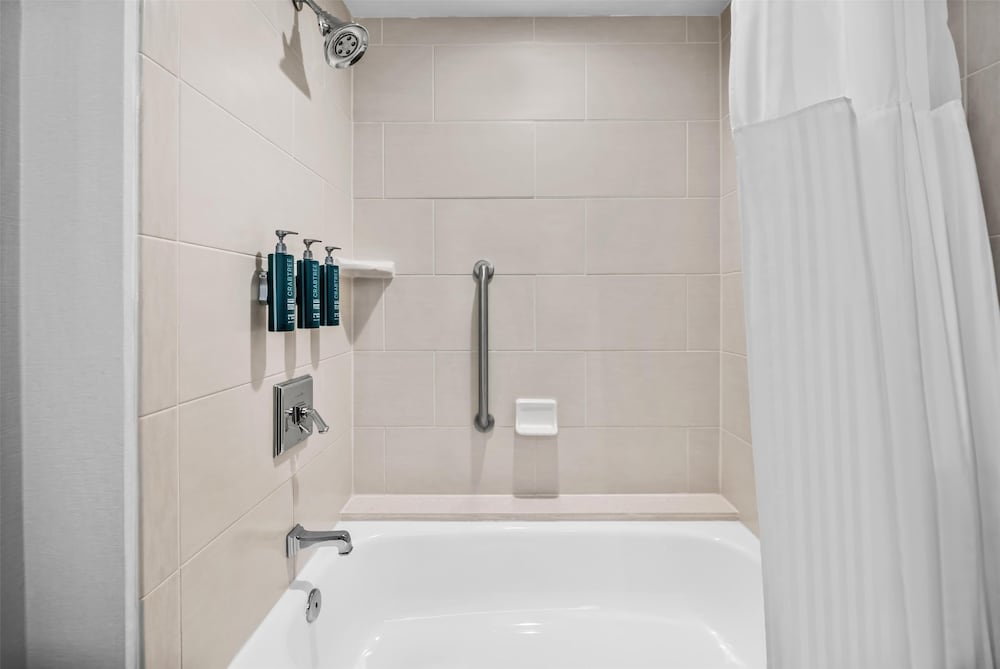DoubleTree Suites by Hilton Raleigh Durham - photo 21