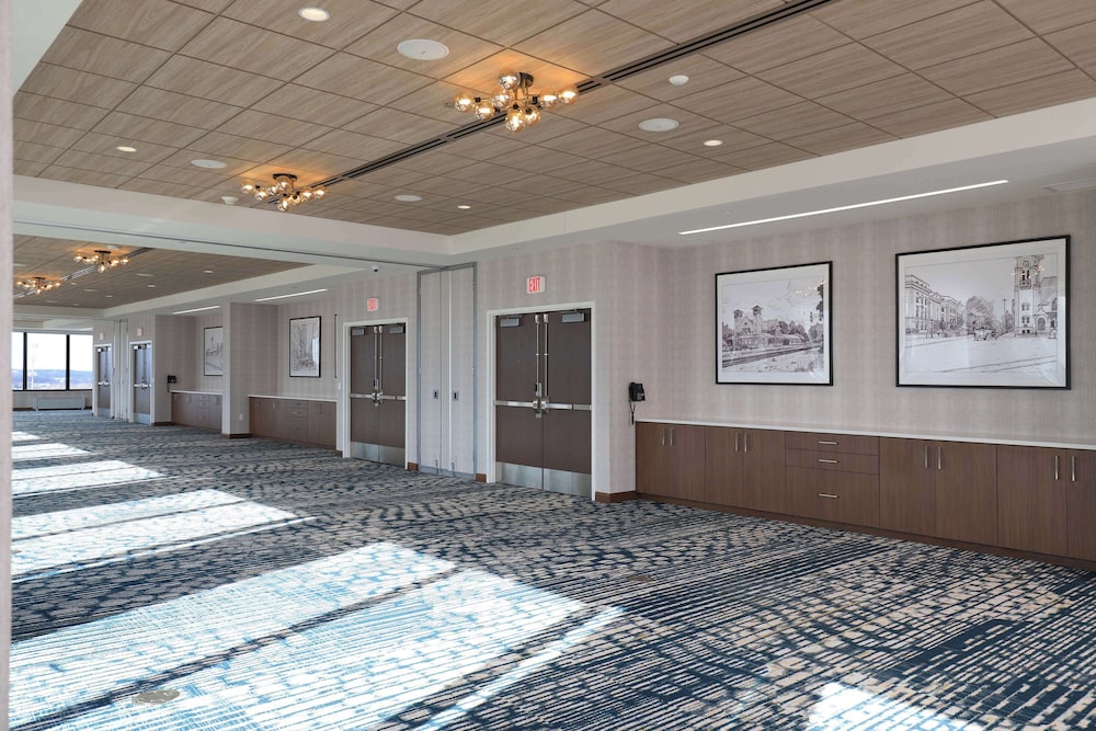 DoubleTree by Hilton Battle Creek - photo 46