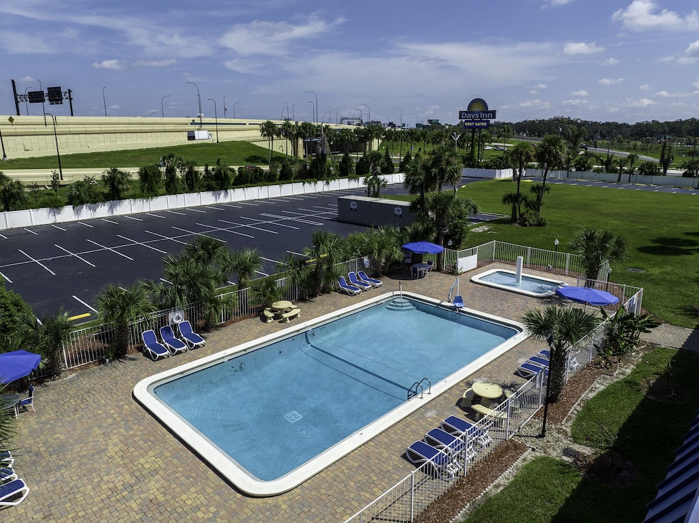Days Inn by Wyndham Orlando Downtown - photo 39