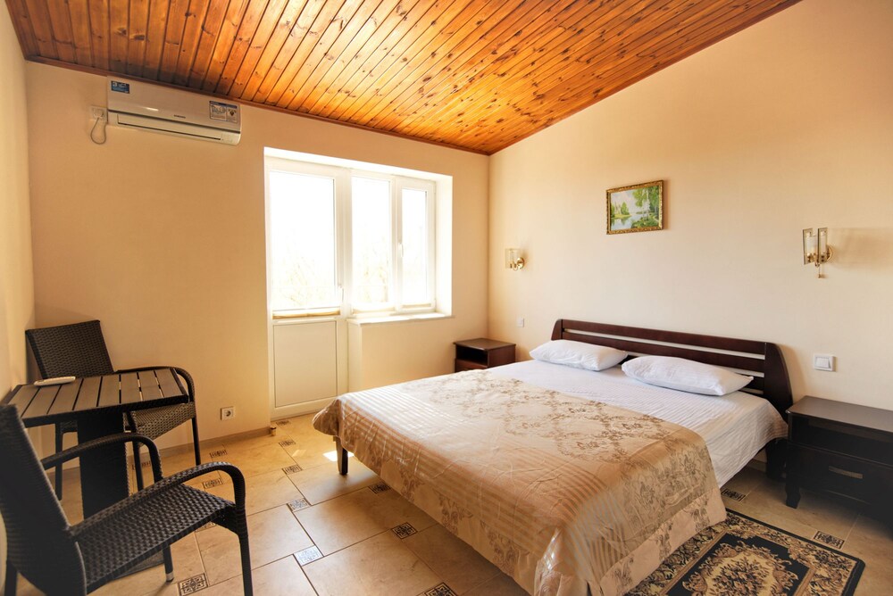 Oven Hotel — hotel in Karolino-Buhaz