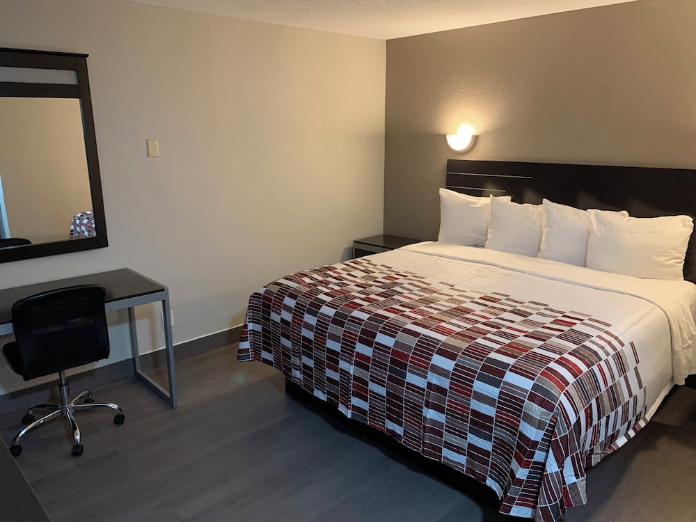 Red Roof Inn Copiague - photo 8